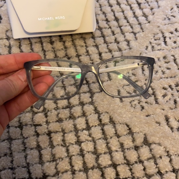Michael Kors RX glasses - MK 4030 Vivianna II - Picture 2 of 4